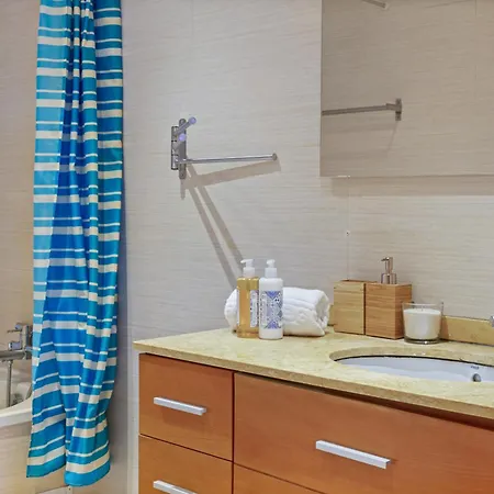 Spacious Apt Sleeps 4 Nr Downtown *