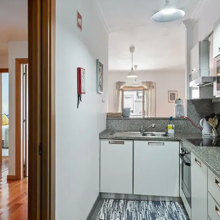 Spacious Apt Sleeps 4 Nr Downtown * Lisboa