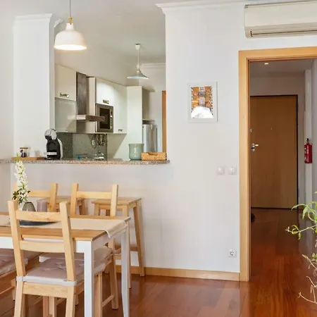 Spacious Apt Sleeps 4 Nr Downtown Apartment